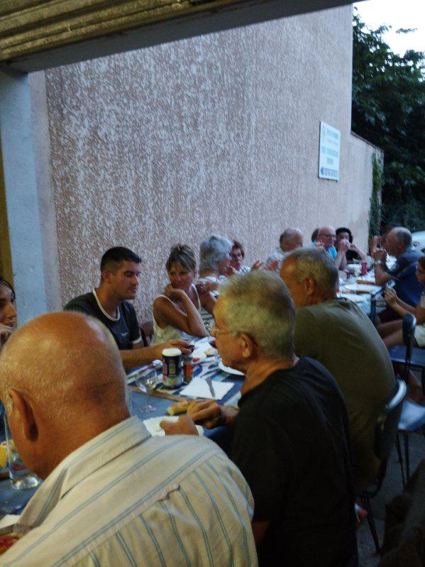 Réunion passionnée pour discuter de la dernière plongée