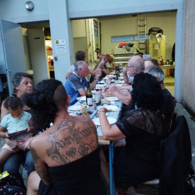 Réunion passionnée pour discuter de la dernière plongée