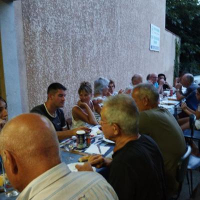 Réunion passionnée pour discuter de la dernière plongée