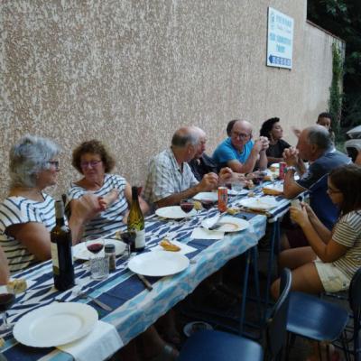 Réunion passionnée pour discuter de la dernière plongée